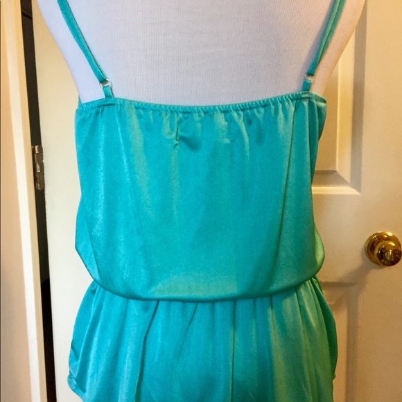 Ruby Sky Peplum Tank (S) - Picture 2 of 2